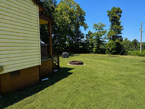 2nd image of 3765 Longview Dr