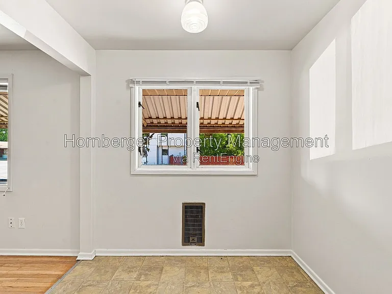 1508 N Post St — Photo 4