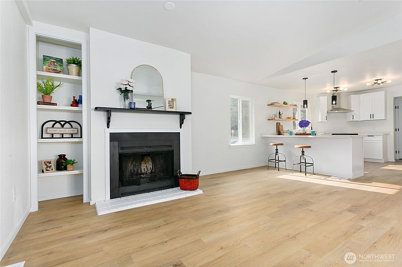 5th image of 4357 W Pleasant Street
