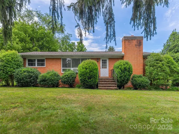 49 Walnut Ford Rd, Waynesville, NC 28785