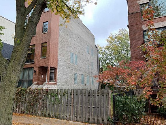 4th image of 1631 N Oakley Ave