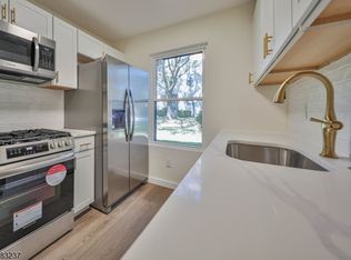 2015 Spruce Hills Dr, Glen Gardner Boro, NJ 08826