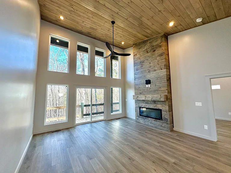 660 Old Toccoa Rd — Photo 2