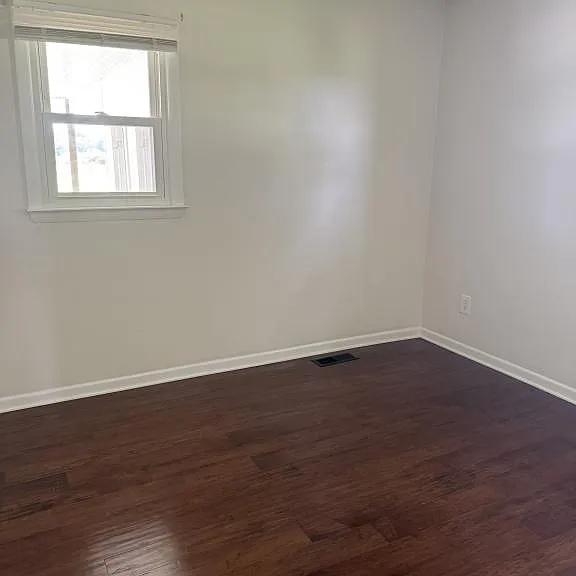 589 Thomas Rd — Photo 11