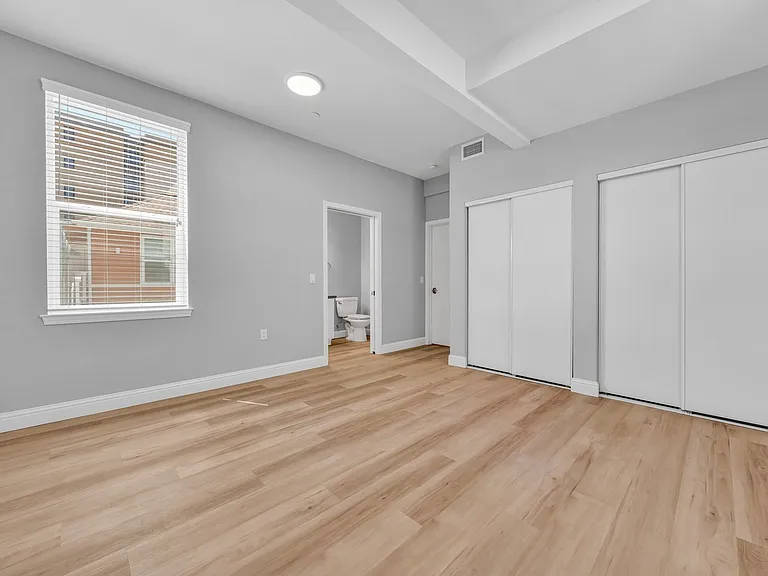 2016 - 2020 Dwight Way — Photo 32