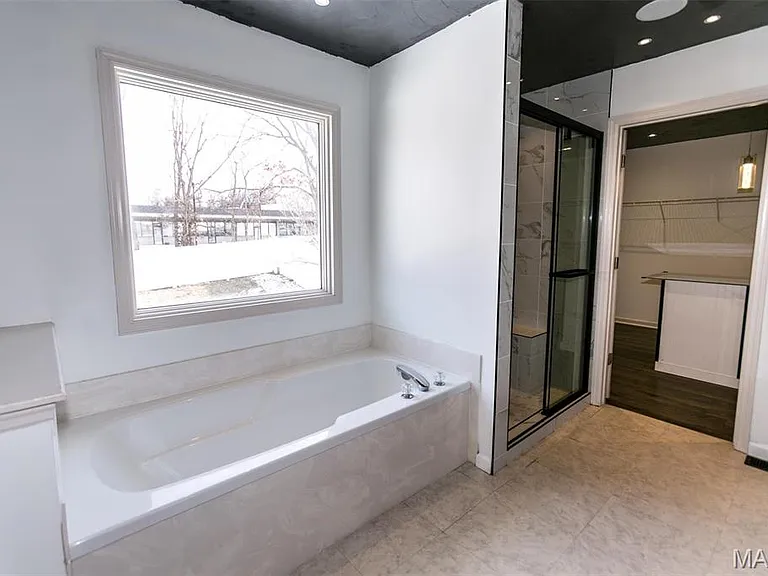 822 Emerald Place Dr — Photo 26