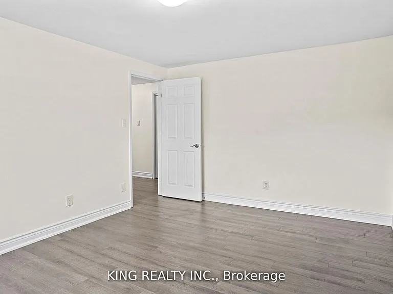 16 Wimbledon Ct — Photo 27