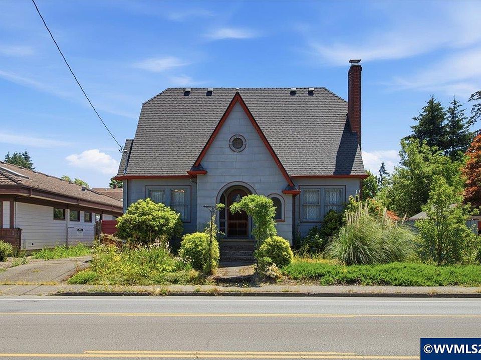 1st image of 440 17th St NE