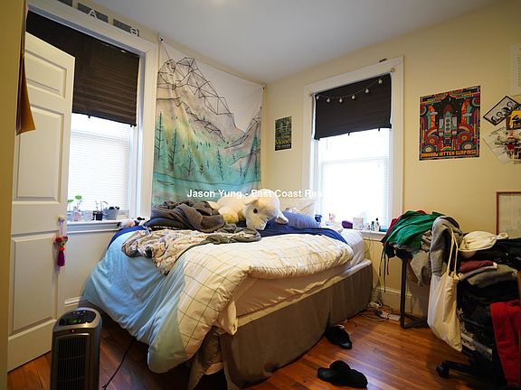 5th image of 73 Thatcher St #1101