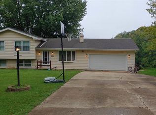 5010 S Lake Camelot Dr, Mapleton, IL 61547