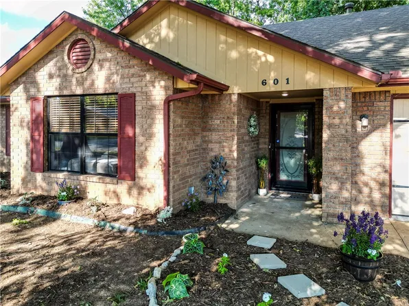 601 Garland Pl, Lowell, AR 72745