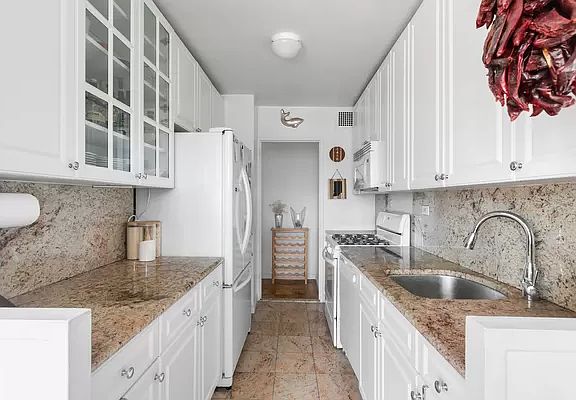 2nd image of 142 W End Ave APT 29U