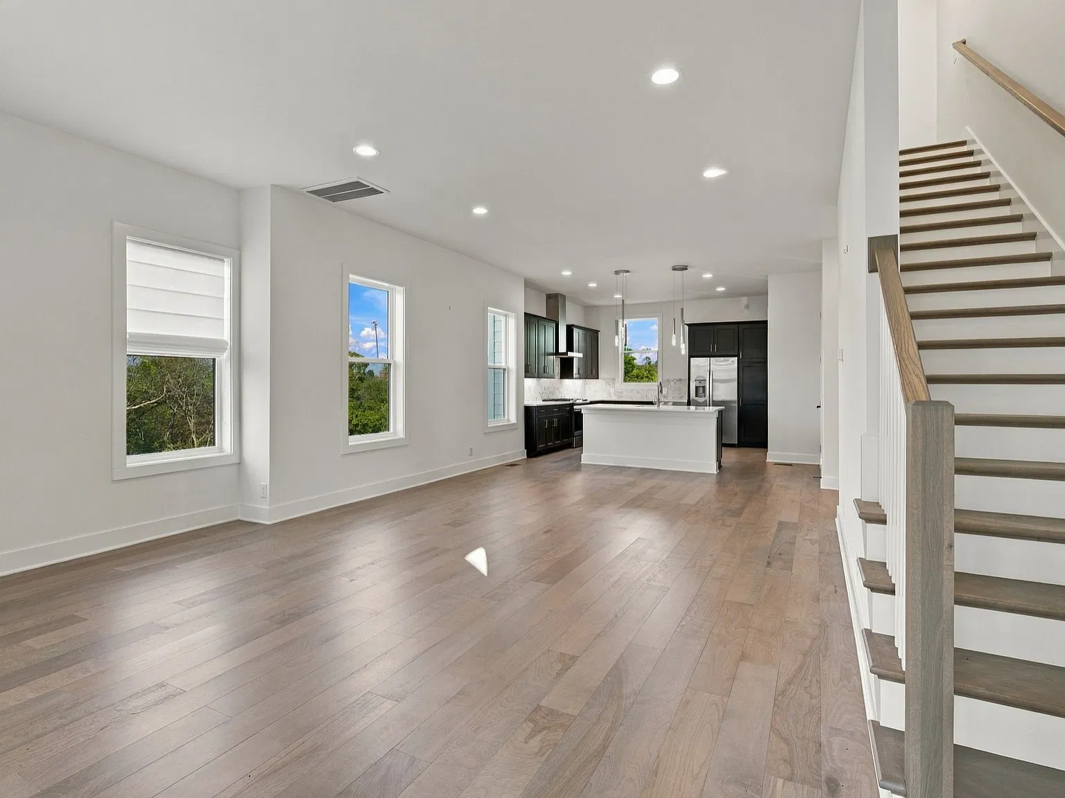 3 bed, 3173 sqft, $3,600 — Photo 4