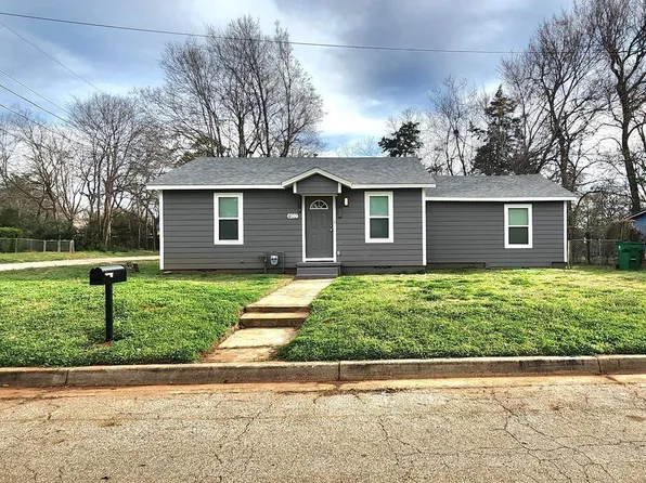 402 W Carolina St, Palestine, TX 75803