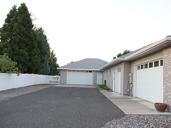 2nd image of 9415 Merlot Dr