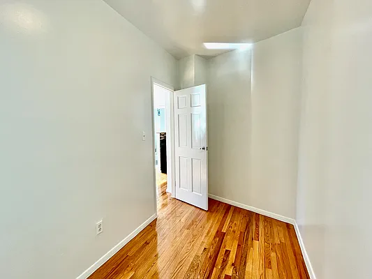 Rented by Compass | media 13