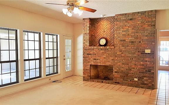 5th image of 3014 Oak Forest Dr