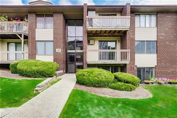 1st image of 204 Country Club Ln