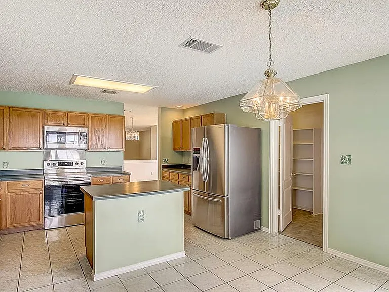 17627 Dansworth Dr — Photo 28