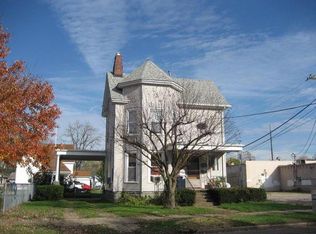 212 S 5th St #B, Newark, OH 43055
