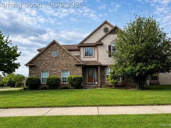 8366 Sherwood Dr, Grand Blanc, MI 48439