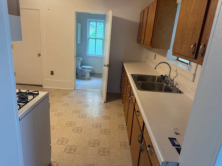 623 N Woodbridge St #1 — Photo 5