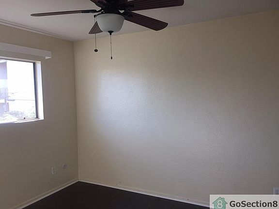 3rd image of 11611 Menlo Ave APT E