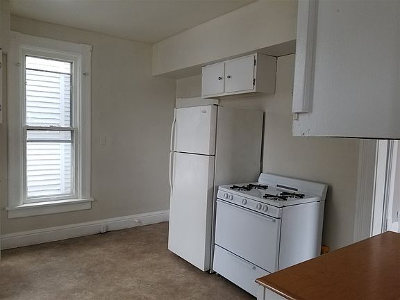 5th image of 622 Baldwin St