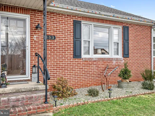 153 W Highland Ave, Spring Grove, PA 17362