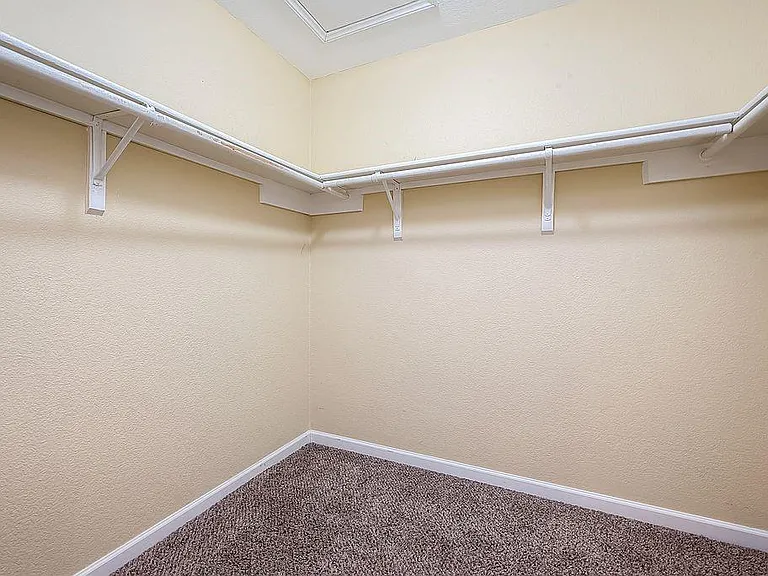 2039 Shorewood Ln — Photo 37