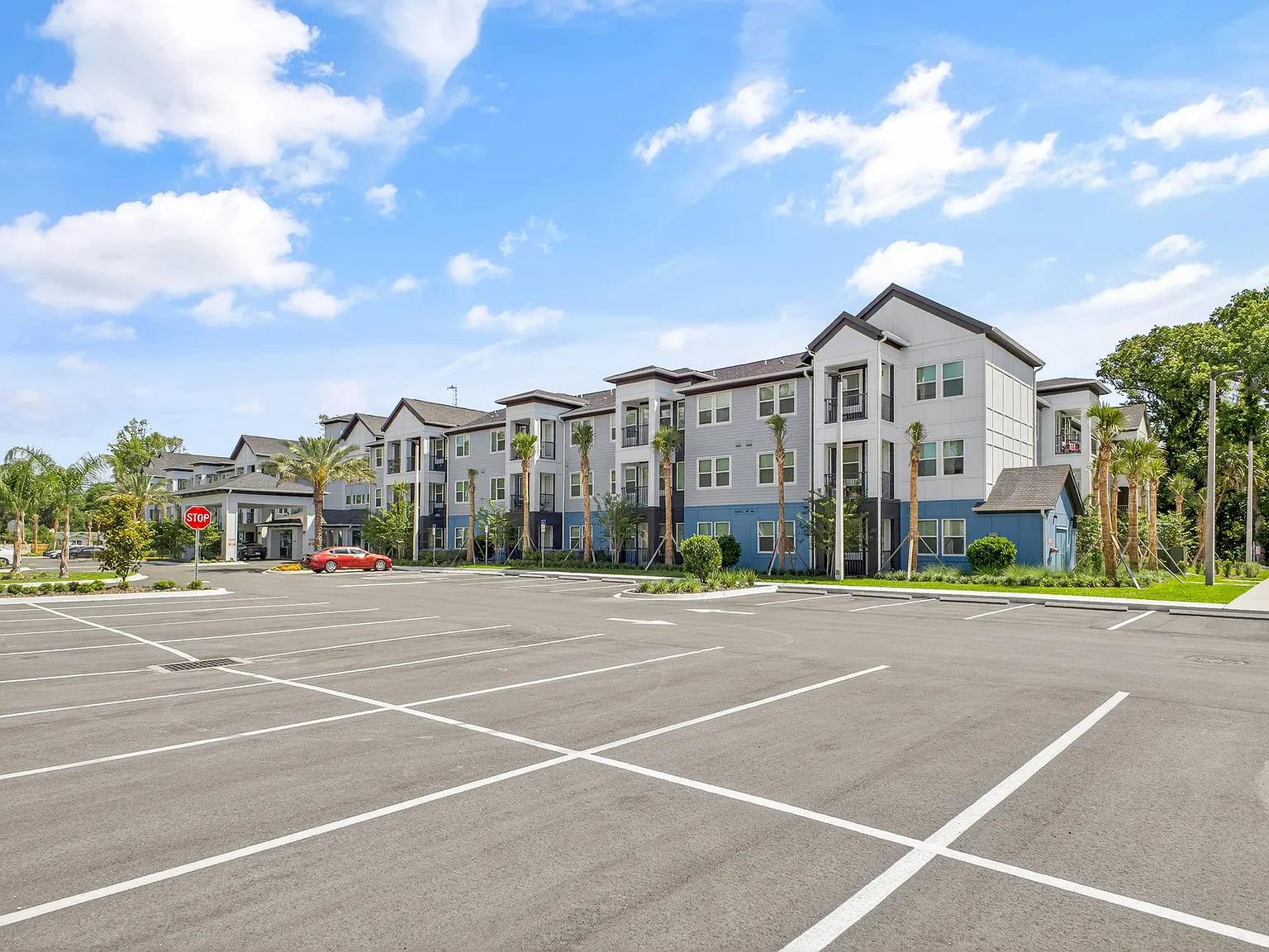 Fox Pointe — Photo 4