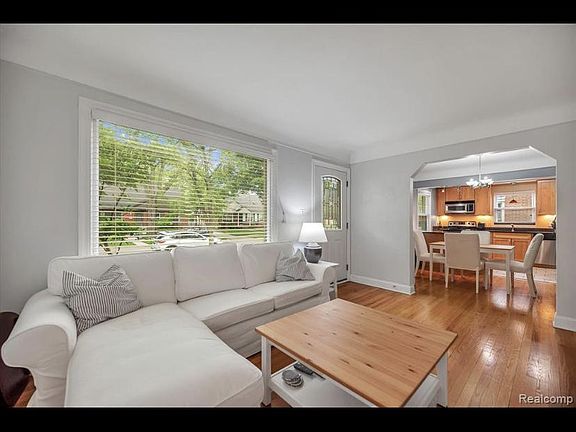 4th image of 4619 Groveland Ave