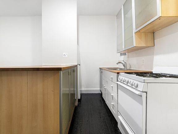 2nd image of 1605 York Ave APT 4A