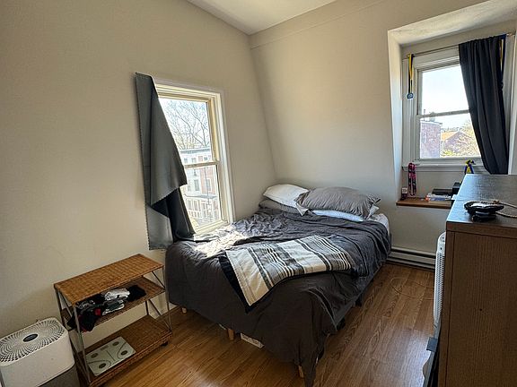 4th image of 608 Dorchester Ave Unit 3