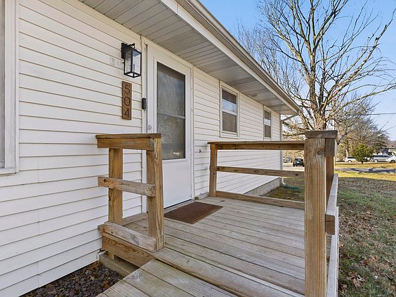 3rd image of 504 E Burford Street