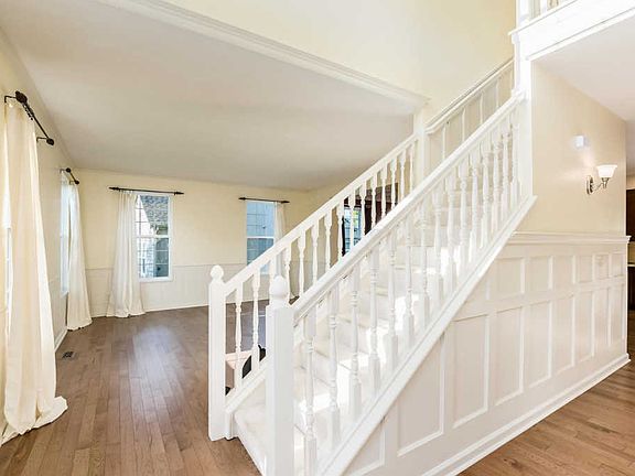2nd image of 4219 Bryson Cove Cir