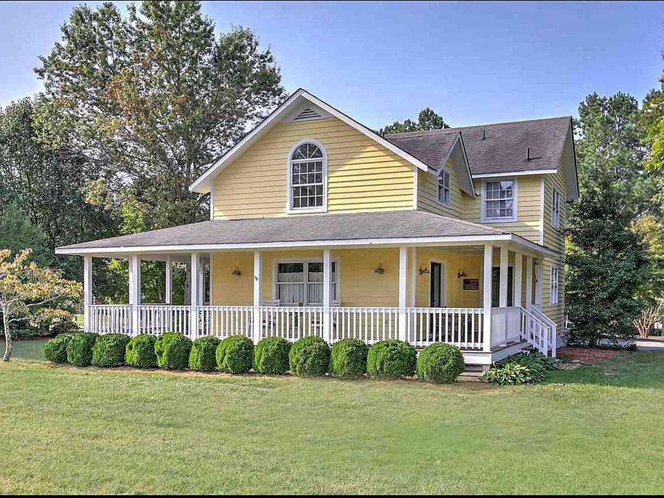 1st image of 124 Woodger Cir