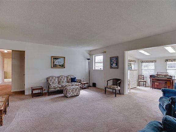 3rd image of 956 17th Ave