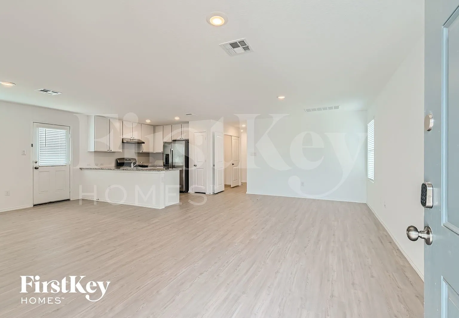 4 bed, 2.0 bath, 1800 sqft, $1,635 — Photo 4