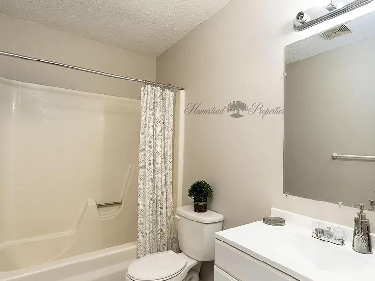 2202 Greenbriar Cir — Photo 11