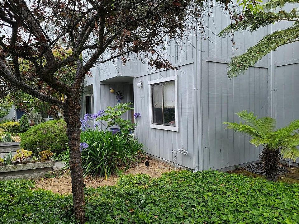 1st image of 21147 E Cliff Dr
