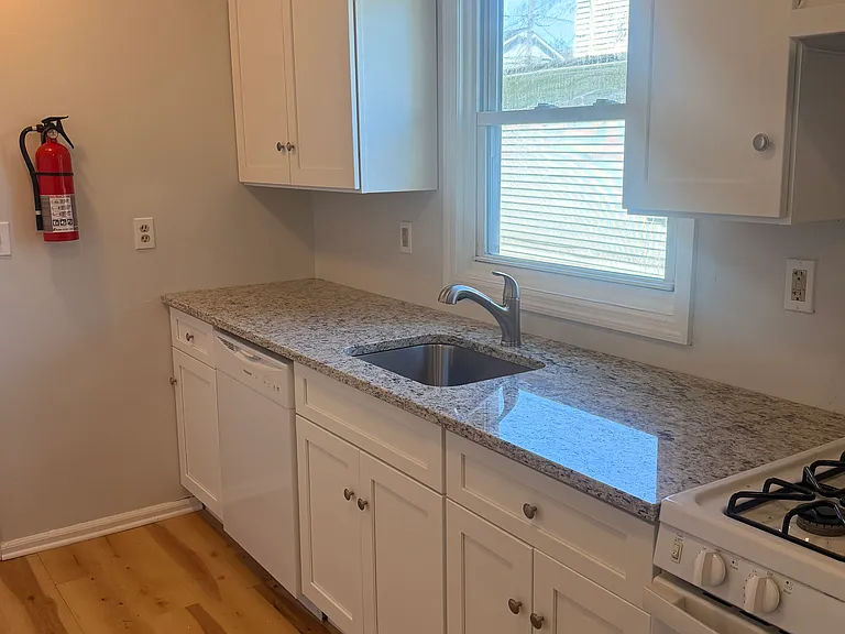 21 Avenue A — Photo 27