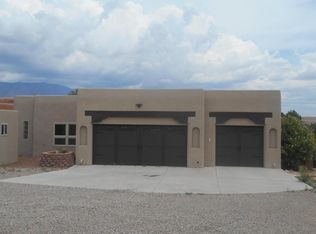 704 Rio Ruidoso Rd NE, Rio Rancho, NM 87144