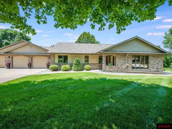1029 Highland Dr, Blue Earth, MN 56013