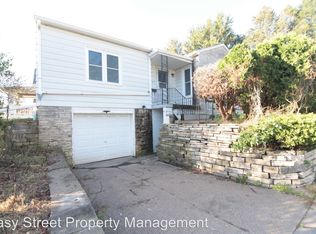 305 W 31st St, Davenport, IA 52803
