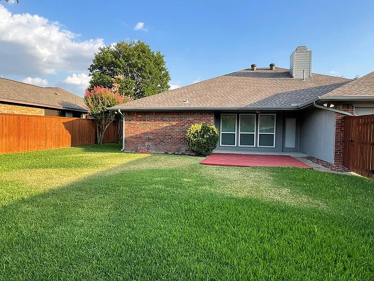 807 Rush Creek Dr — Photo 12