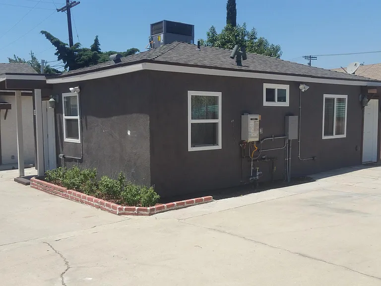 12877 Glenoaks Blvd — Photo 15
