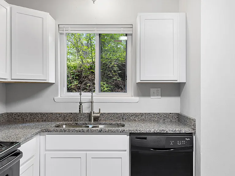 217 Sweetland Dr #6 — Photo 10