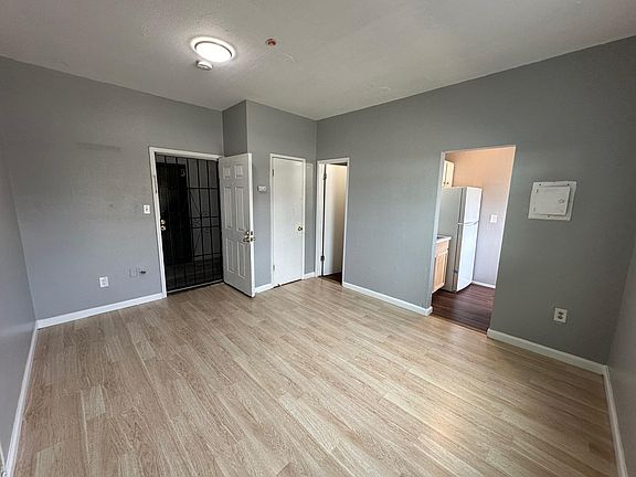4th image of 2601 Center Ave APT 115