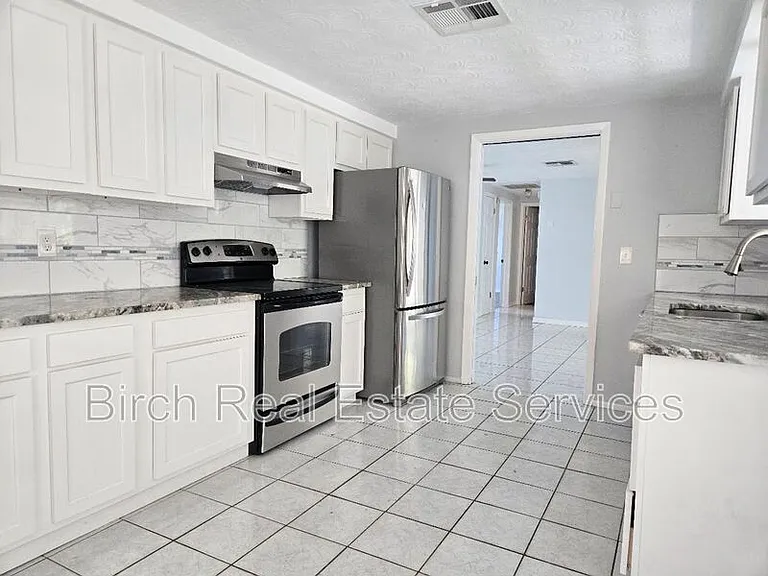 4328 Baden Dr — Photo 5